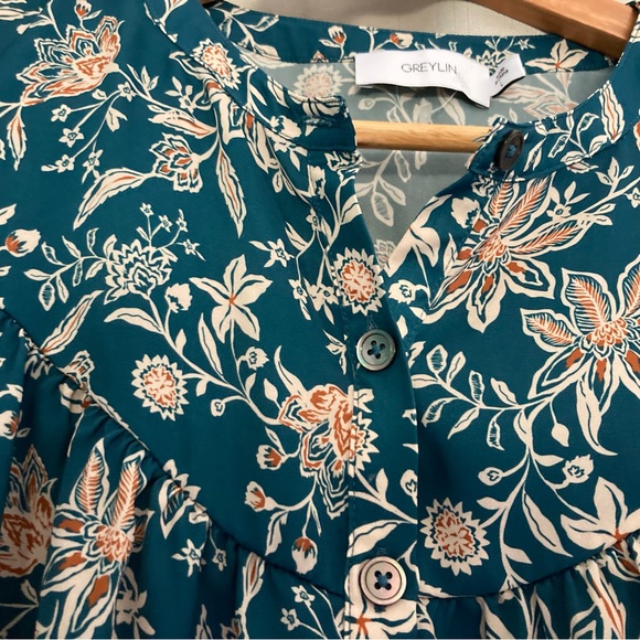 Greylin Teal Ami yoke floral blouse - Picture 8 of 9